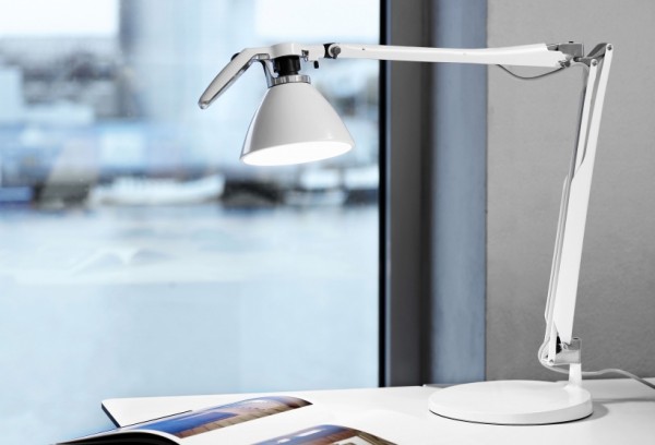 white-desk-lamp-600x408