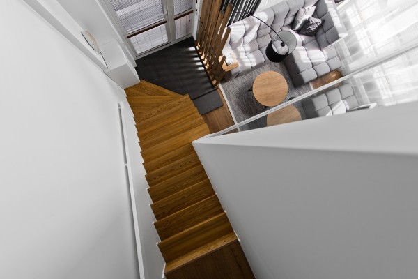 wood-stairs-600x400