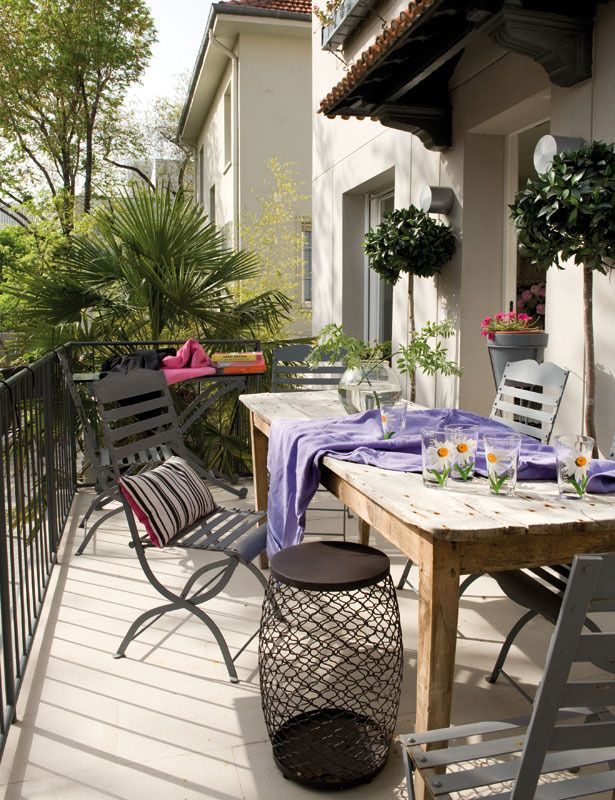 Small-Balcony-Design-Ideas-19