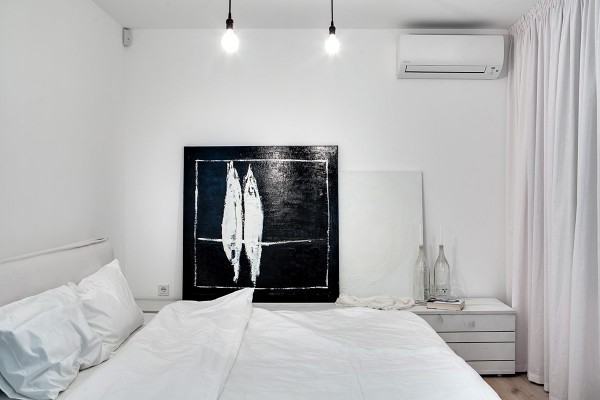 black-and-white-bedroom-art-600x400